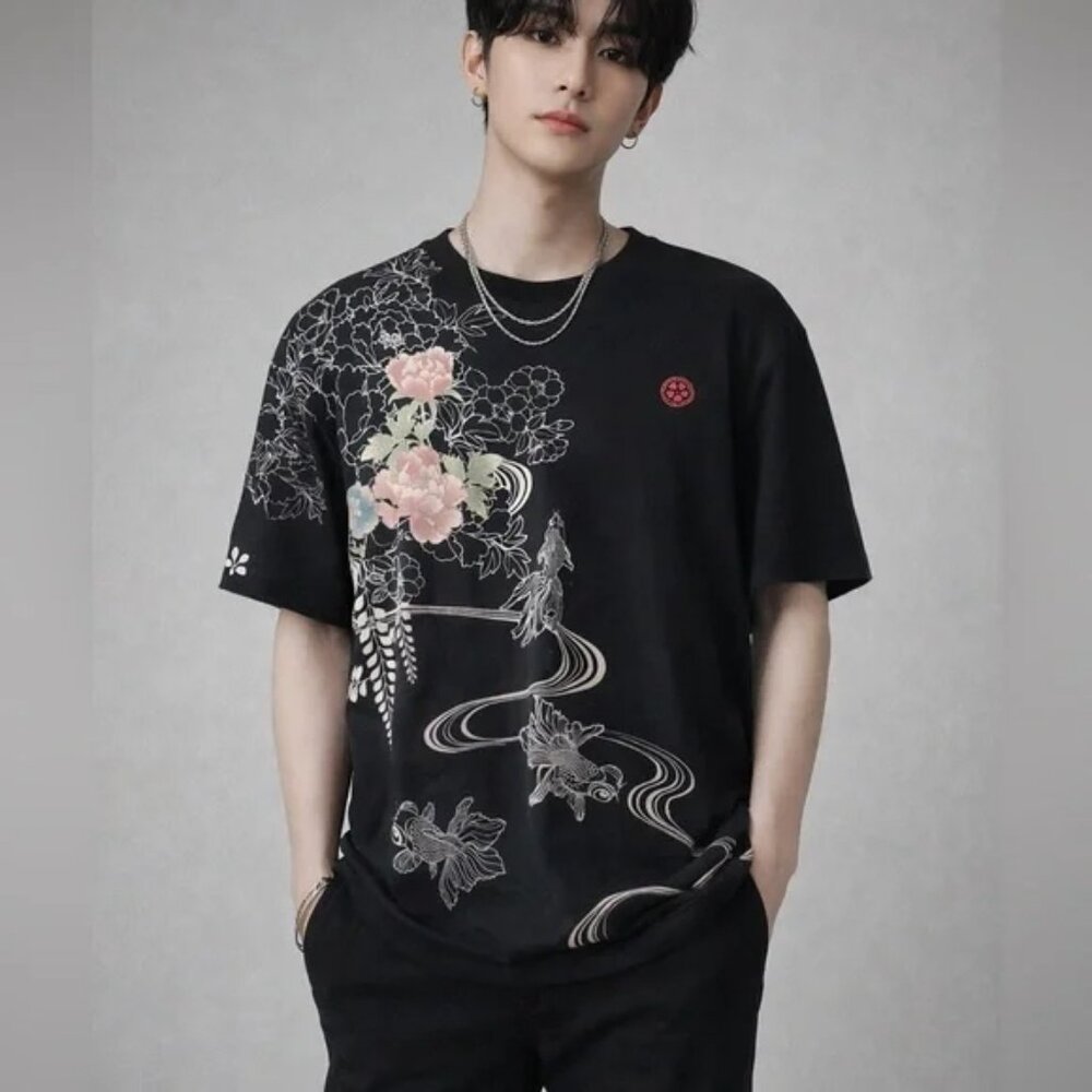 Koi Fish Floral Graphic Tee Asian Streetwear Black Shirt Men’s M Unisex